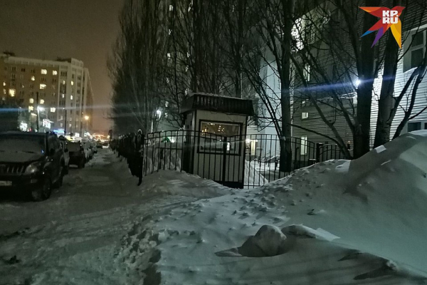 «Она от него здесь пряталась»: беременная спасалась от жениха-тирана в чужой квартире, а он ее выследил и убил «Она от него здесь пряталась»: беременная спасалась от жениха-тирана в чужой квартире, а он ее выследил и убил