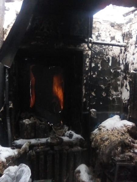 &laquo;Дочку босой выкидывала из окна&raquo;: из-за пожара многодетная семья лишилась дома в Новый год