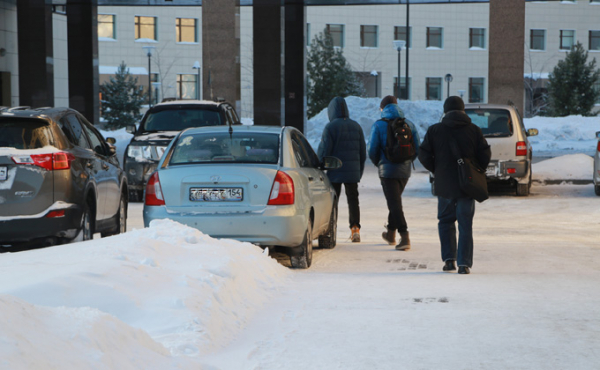 На каких &laquo;тачках&raquo; ездят в институты студенты 2020