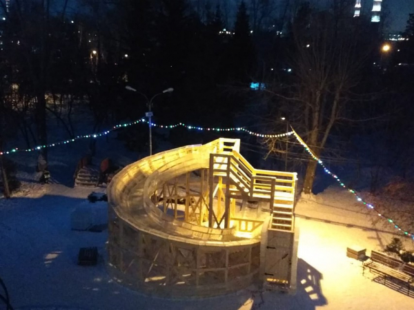 Говорят «ты на детях зарабатываешь» - создатель платной горки объяснил, за что брал деньги Говорят «ты на детях зарабатываешь» - создатель платной горки объяснил, за что брал деньги