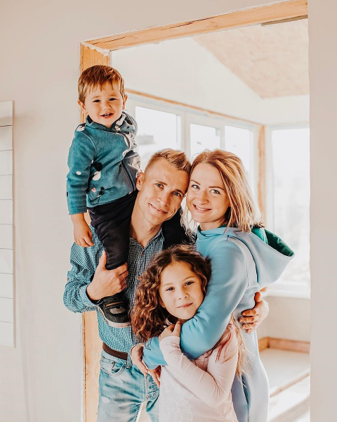 Не побоялась мальчика с сифилисом: бесплодная сибирячка стала приемной мамой, и теперь ей завидует весь &laquo;Инстаграм&raquo;