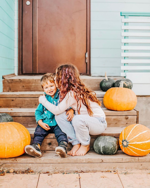 Не побоялась мальчика с сифилисом: бесплодная сибирячка стала приемной мамой, и теперь ей завидует весь &laquo;Инстаграм&raquo;