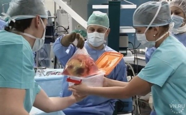 «Вы в клинике Мешалкина, у вас – пересадка сердца» «Вы в клинике Мешалкина, у вас – пересадка сердца»