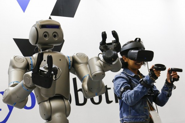 Чего ждать в новом десятилетии: «Большой брат» усилит слежку, наличку отменят, роботы заберут у нас работу и случайно развяжут ядерную войну Чего ждать в новом десятилетии: «Большой брат» усилит слежку, наличку отменят, роботы заберут у нас работу и случайно развяжут ядерную войну