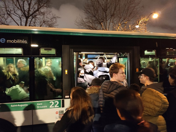 Пока ты бастовал, робот украл твою работу. Антиутопия наших дней Пока ты бастовал, робот украл твою работу. Антиутопия наших дней