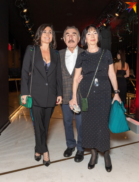 Собчак и Мороз померились декольте на премьере &laquo;Содержанок-2&raquo;