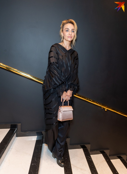 Собчак и Мороз померились декольте на премьере &laquo;Содержанок-2&raquo;