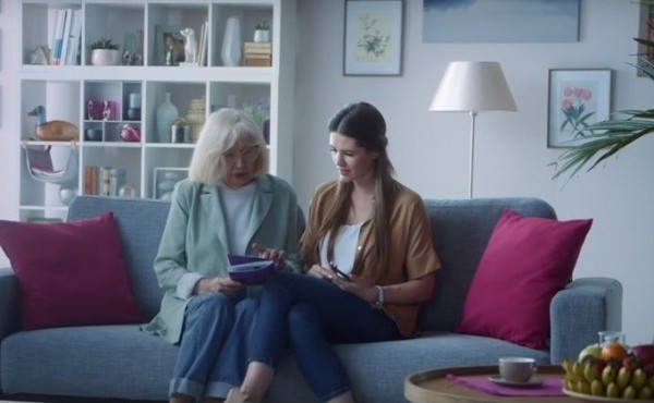 Tele2 предлагает перевести бабушек и дедушек в интернет с экранов ТВ Tele2 предлагает перевести бабушек и дедушек в интернет с экранов ТВ