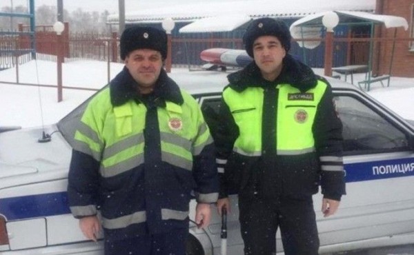 Новый новосибирец появился на свет с помощью гаишников Новый новосибирец появился на свет с помощью гаишников