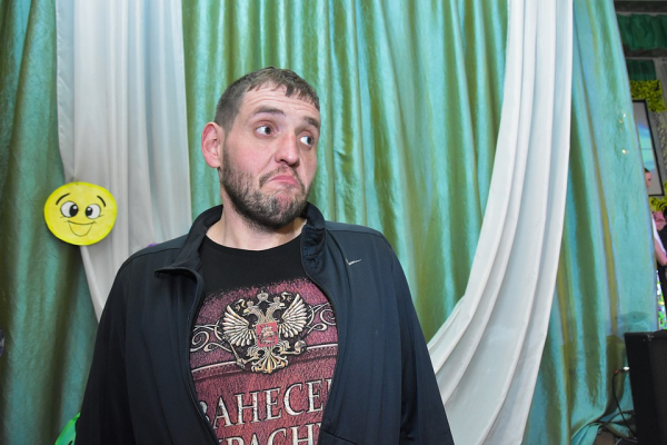 Сидят и хохочут: новосибирские преступники попали в КВН Сидят и хохочут: новосибирские преступники попали в КВН