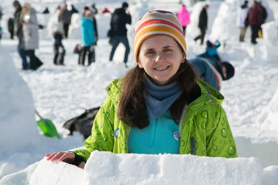 Рекордное количество иглу построили на берегу Обского моря новосибирцы