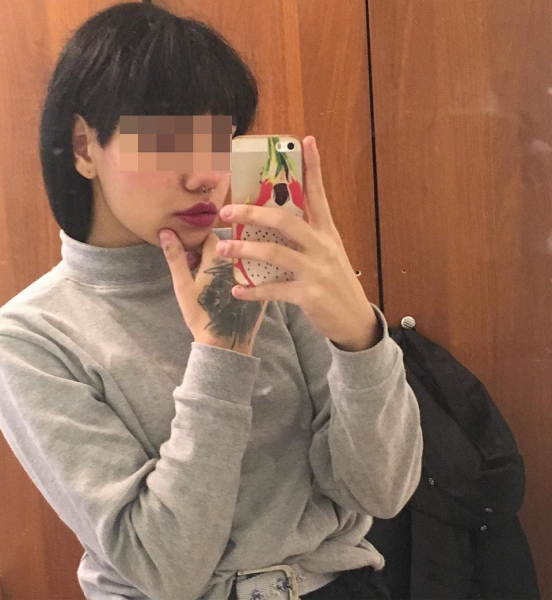 &laquo;Пытаются сделать из меня овощ&raquo;: девушка с 19 татуировками сбежала из детского дома, устав от психиатров