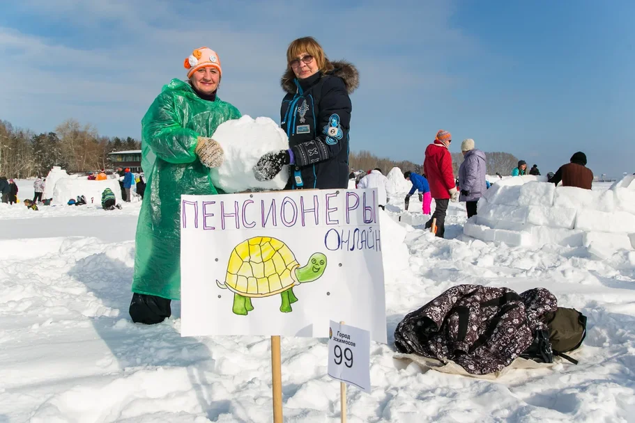 Рекордное количество иглу построили на берегу Обского моря новосибирцы