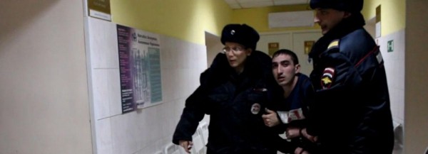 Пьяный новосибирец устроил дебош в поезде и ударил полицейского Пьяный новосибирец устроил дебош в поезде и ударил полицейского