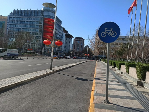 Пекин при коронавирусе: пробок нет, из пяти тысяч отелей работают лишь триста Пекин при коронавирусе: пробок нет, из пяти тысяч отелей работают лишь триста