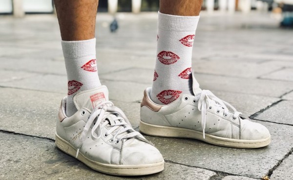 Самые ужасные подарки на 23 февраля: крышка унитаза, сковорода и талоны на секс