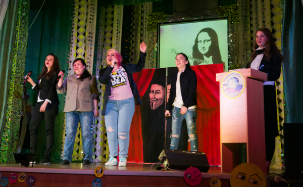 О чем шутят зэки &ndash; КВН за колючей проволокой