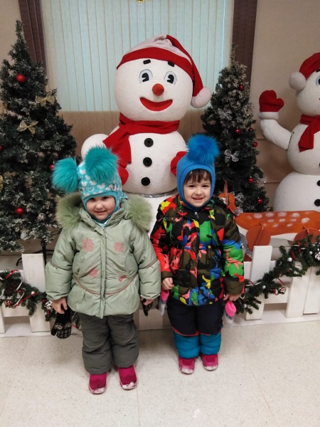 &laquo;А кто нас родил?!&raquo;: двойняшек из приемной семьи насильно познакомили с родной мамой-наркоманкой