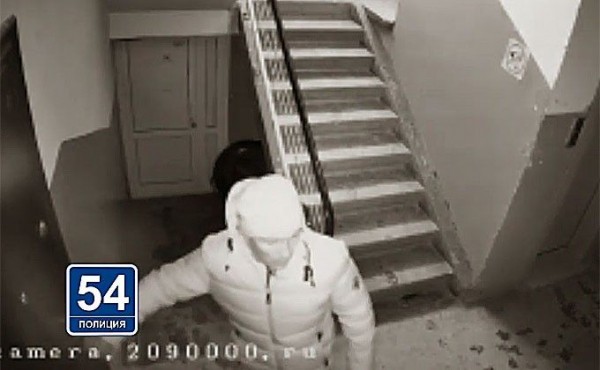Дергавший за ручки вор нашел незапертую квартиру