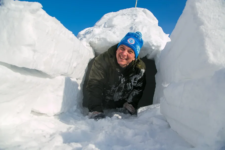 Рекордное количество иглу построили на берегу Обского моря новосибирцы