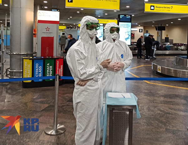 Спецкор «КП» Дарья Асламова: Мой самолет из Пекина в «Шереметьево» встретили люди в скафандрах Спецкор «КП» Дарья Асламова: Мой самолет из Пекина в «Шереметьево» встретили люди в скафандрах