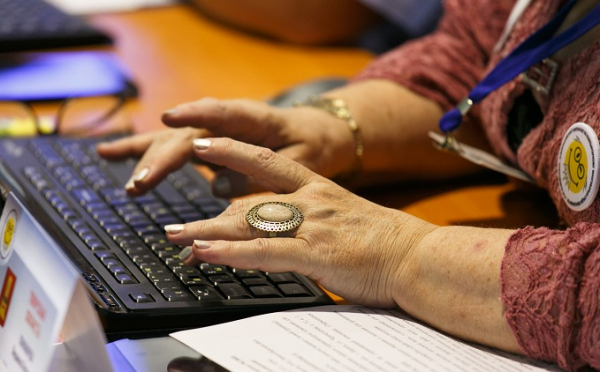 Что читают пенсионеры: некоторые любят погорячее  