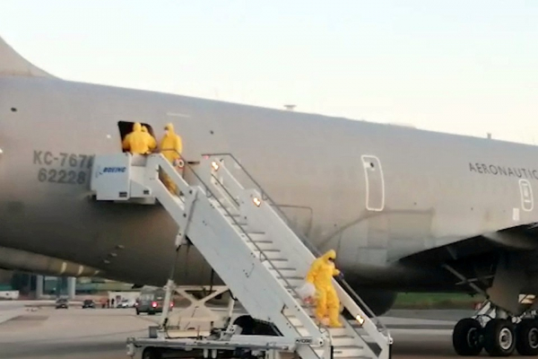 Коронавирус в Италии: города закрывают на карантин, модные показы проходят без зрителей, а Венецианский карнавал завершат раньше срока Коронавирус в Италии: города закрывают на карантин, модные показы проходят без зрителей, а Венецианский карнавал завершат раньше срока