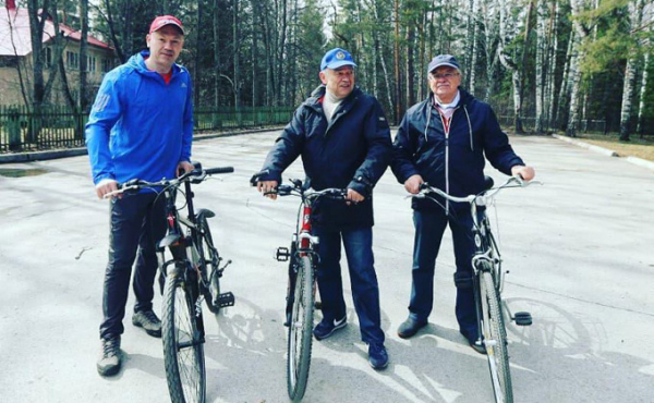 Андрей Травников: семья, увлечения, лучшие фото губернатора в соцсетях Андрей Травников: семья, увлечения, лучшие фото губернатора в соцсетях