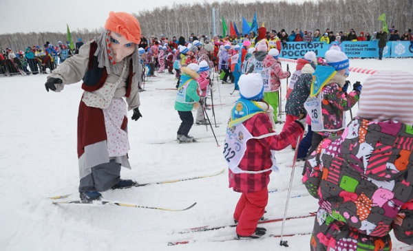 Тысячи новосибирцев вышли на &laquo;Лыжню России-2020&raquo; 