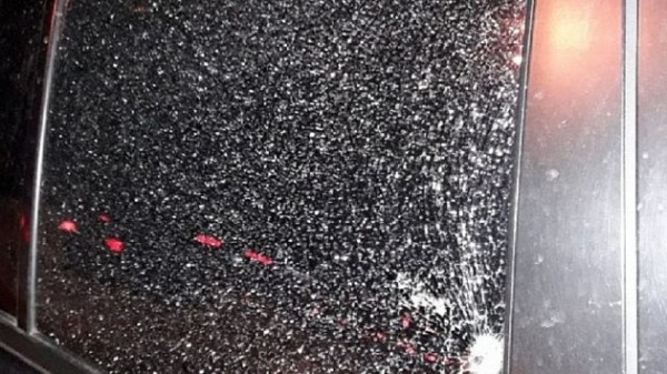 Машину новосибирца обстреляли из пневматики на светофоре