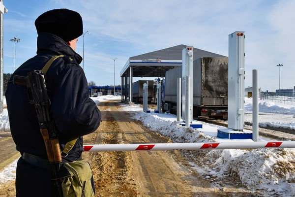 10 новых шагов правительства по борьбе с коронавирусом: закрыть границу с Белоруссией и ввести особый порядок оплаты больничных 10 новых шагов правительства по борьбе с коронавирусом: закрыть границу с Белоруссией и ввести особый порядок оплаты больничных