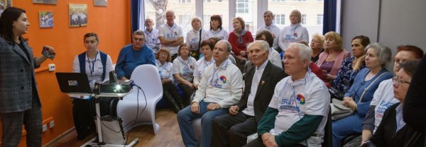 &laquo;Искали шубу на&nbsp;Avito&raquo;: школьники учат бабушек рыться в&nbsp;телефонах