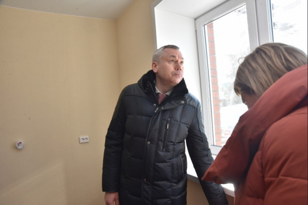 Губернатор Травников: 650 служебных квартир построят в селах для молодежи Губернатор Травников: 650 служебных квартир построят в селах для молодежи