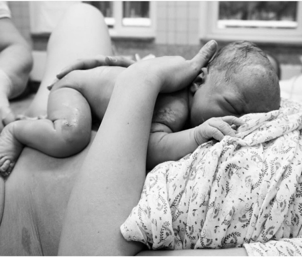 «Я рожаю вместе с мамочками»: откровения фотографа, которая снимает первые секунды жизни малыша «Я рожаю вместе с мамочками»: откровения фотографа, которая снимает первые секунды жизни малыша