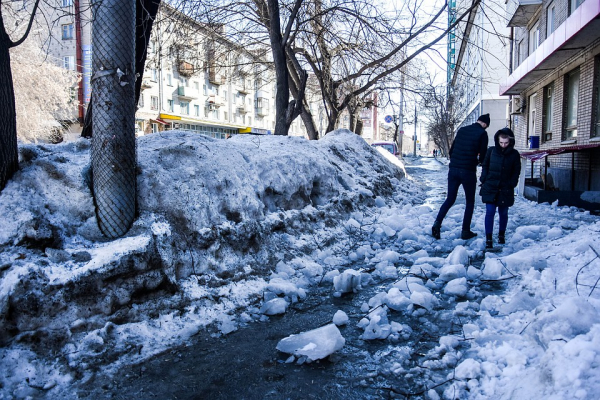 Можно краситься, глядя под ноги: Новосибирск превратился в одну большую лужу