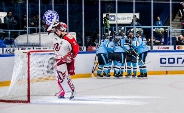 4:3 - ХК «Сибирь» вырвал победу в овертайме у «Автомобилиста» 4:3 - ХК «Сибирь» вырвал победу в овертайме у «Автомобилиста»