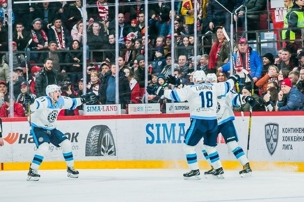 Александр Логинов: "На каждый матч настраиваемся, как на войну" Александр Логинов: "На каждый матч настраиваемся, как на войну"