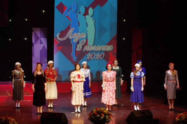 Самой красивой полицейской Новосибирска подарили айфон и две недели отдыха Самой красивой полицейской Новосибирска подарили айфон и две недели отдыха