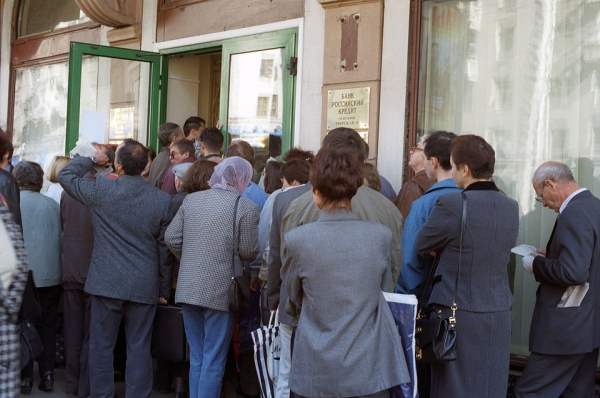 Владимир Путин: Мы постепенно уходим от нефтезависимости, но это не сделаешь одним щелчком пальцев