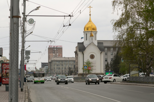 Светофор у часовни усилил пробки, считают автомобилисты Новосибирска