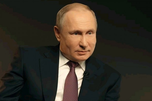 Владимир Путин: Мы постепенно уходим от нефтезависимости, но это не сделаешь одним щелчком пальцев