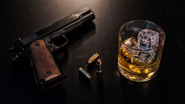 В Новосибирской области алкоголиков и наркоманов лишили права на оружие 