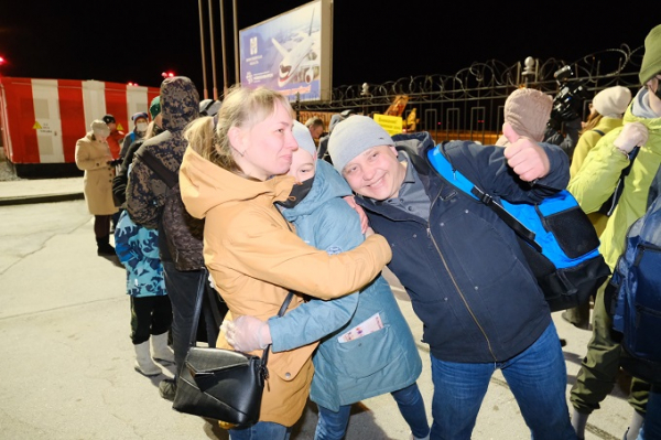 Юные спортсмены, застрявшие в Киргизии, прилетели домой в Новосибирск