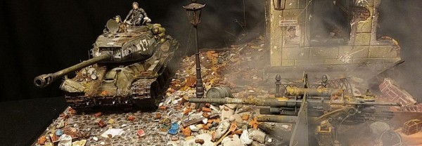 Новосибирский лётчик создал диораму с танками из муки и картона