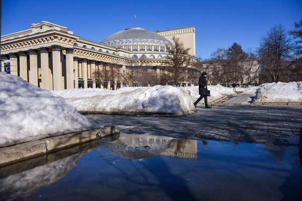 Можно краситься, глядя под ноги: Новосибирск превратился в одну большую лужу