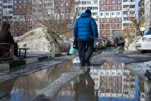 Можно краситься, глядя под ноги: Новосибирск превратился в одну большую лужу