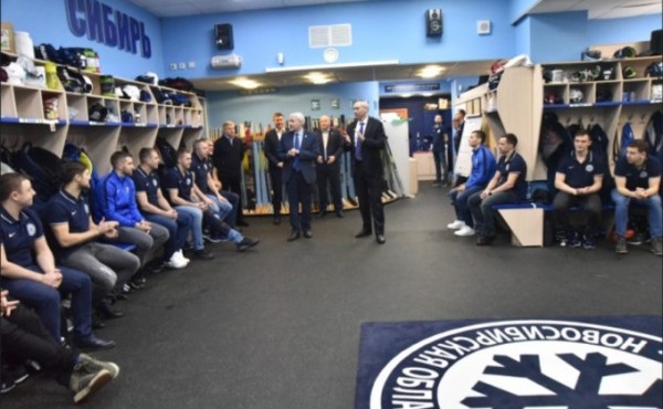 Андрей Травников: Болельщики &laquo;Сибири&raquo; заслужили хоккейного праздника &ndash; игр плей-офф