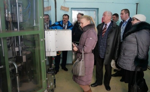 Производственные цеха новосибирского механического завода «Искра» посетили представители СМИ Производственные цеха новосибирского механического завода «Искра» посетили представители СМИ