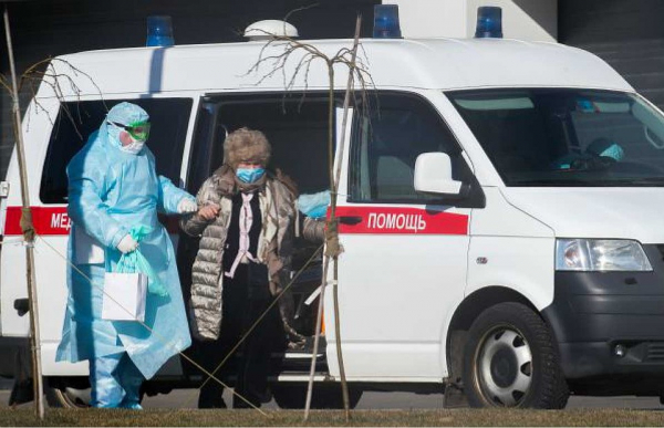 Почему звезд повально везут в больницы с пневмонией, но при этом коронавирус у них не находят Почему звезд повально везут в больницы с пневмонией, но при этом коронавирус у них не находят