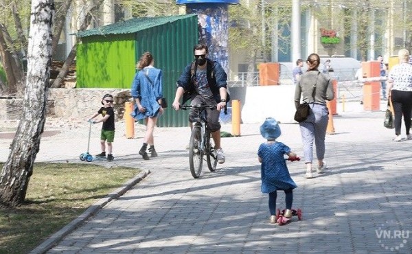 «Дома тошно уже, с ума схожу», - мэрии не удалось ограничить вход в парки «Дома тошно уже, с ума схожу», - мэрии не удалось ограничить вход в парки